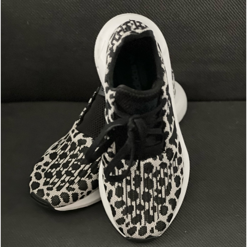 🐆🐆 Adidas Women’s Size 7 Swift Run Leopard Print Sneakers 🐆 🐆